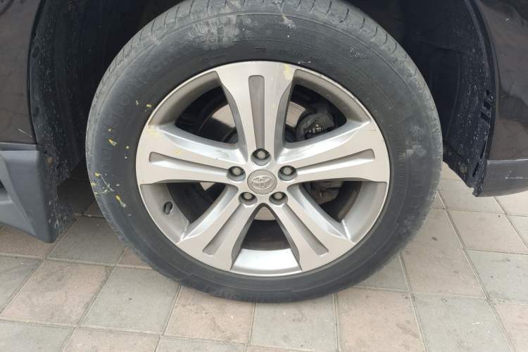 Used Toyota Highlander 2012 2.7L Two-Wheel Drive 7-Seater Luxury Edition
