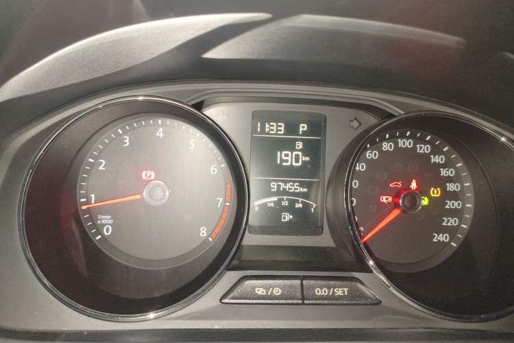 Used Volkswagen Lavida 2017 1.6L Automatic Comfort Edition Odometer Close Up