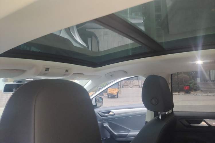 Used Volkswagen T-ROC 2020 230TSI DSG Two-Wheel Drive Advanced Version