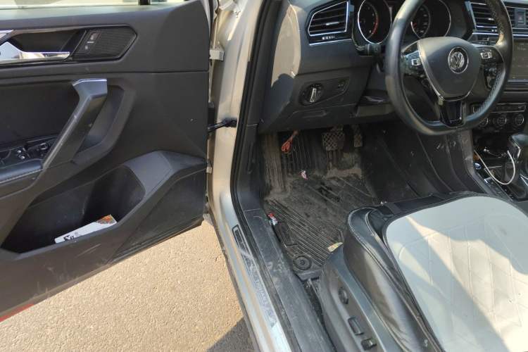 Used Volkswagen Tiguan L 2017 330TSI Automatic Two-Wheel Drive Comfort Edition Driver Seat