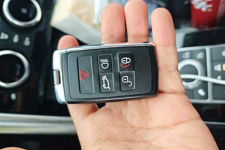 Used Land Rover Discovery 2019 3.0 SC V6 HSE Vehicle Key