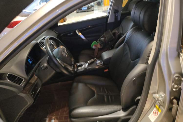 Used Changan Raeton 2013 1.8T Automatic Flagship Model China IV Standard
