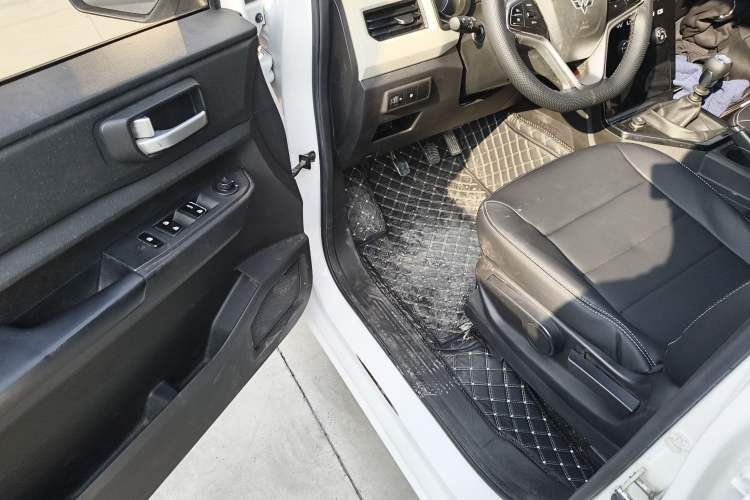 Used Wuling Hongguang PLUS 2019 1.5T Manual Luxury 7-Seater
