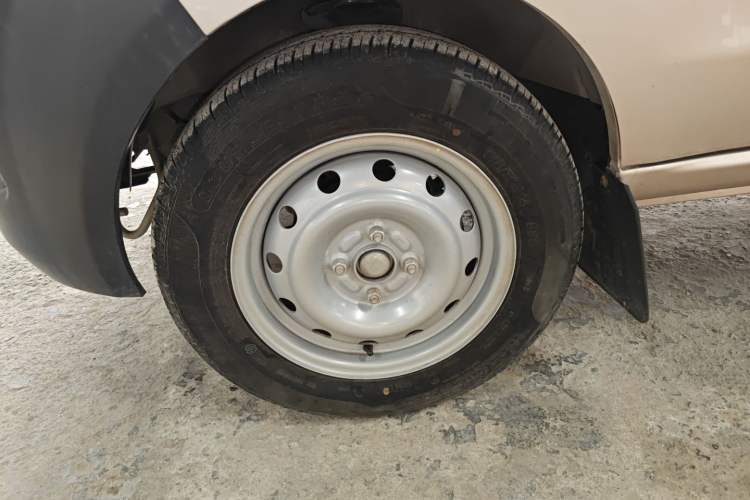 Used Jinbei Hiace X30 2020 1.5L Van Super-Enjoyment Model China VI Standard SWC15M Left Front Wheel Hub