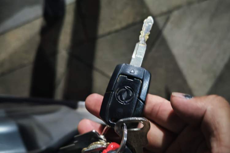 Used Dongfeng Shuaike 2013 Facelift 1.5L Manual Luxury 7-Seater China IV Standard