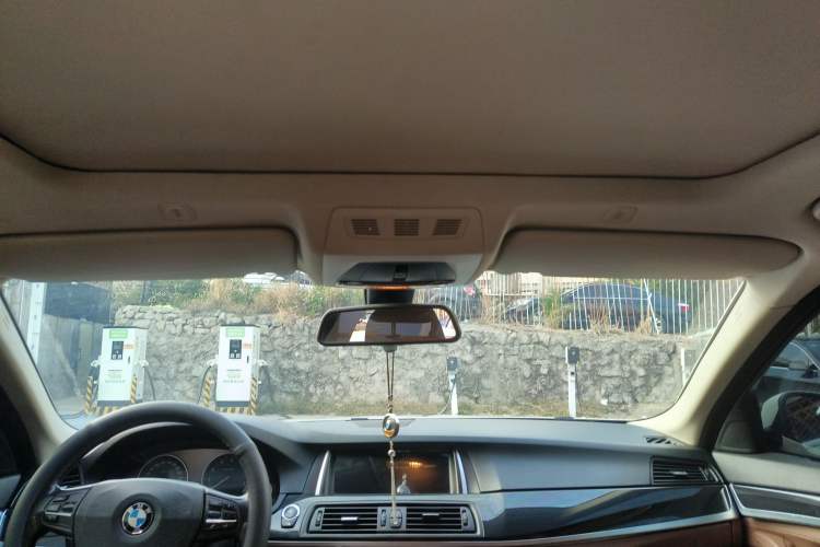 Used BMW 5 Series 2014 520Li Elegant Model
