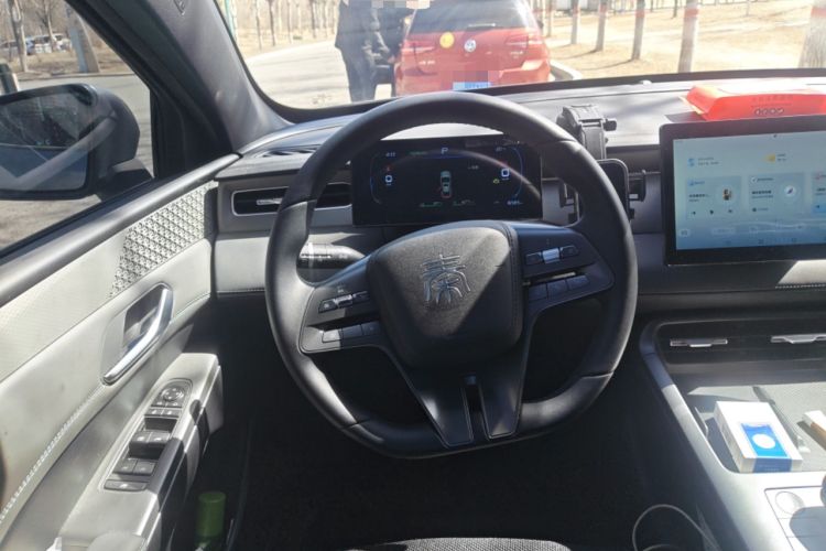 Used BYD Qin PLUS 2025 DM-i Smart Drive 55KM Leading Model Steering Wheel