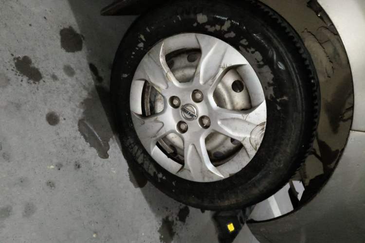 Used Jinbei New Hiace X30L 2016 1.5L Wealth Edition DLCG14 Right Front Wheel Hub