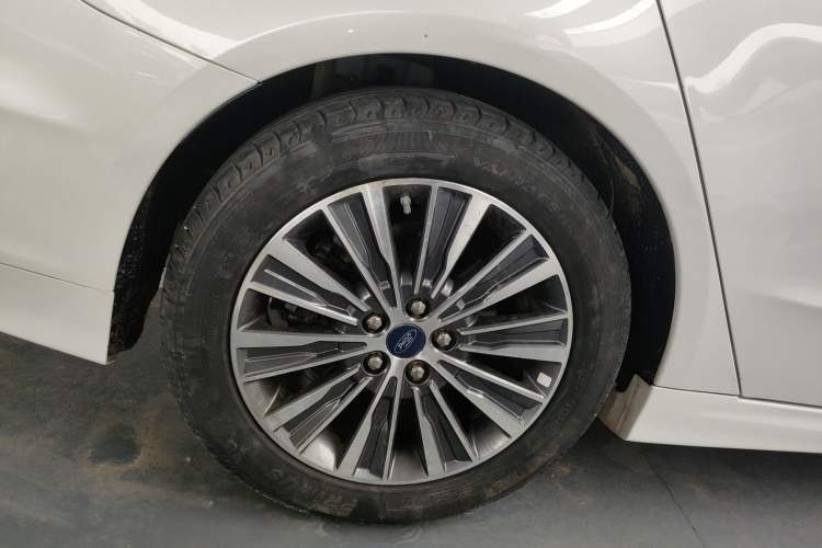 Used Ford Mondeo 2017 EcoBoost 200 Luxury Model Right Rear Wheel Hub