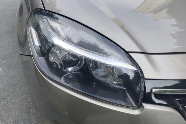 Used Renault Koleos 2014 2.5L Two-Wheel Drive Comfort Edition
