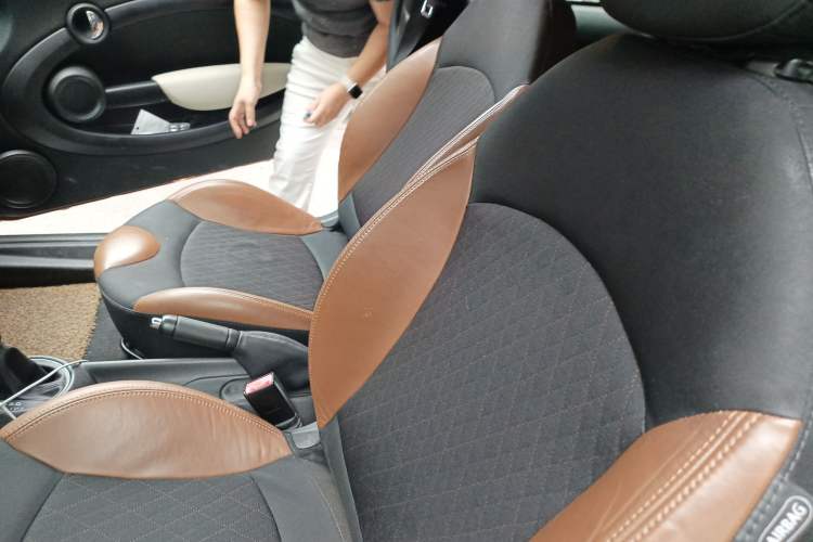 Used MINI MINI 2011 1.6L COOPER Fun