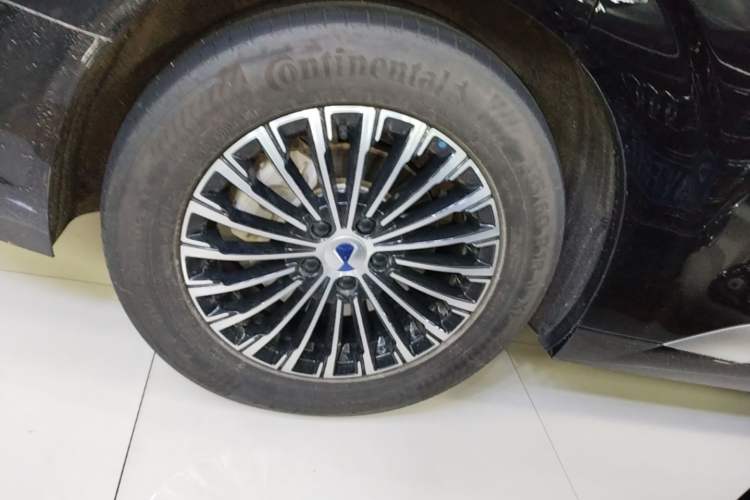 Used Denza D9 2024 DM-i 980 Four-Wheel Drive Prestige Model
