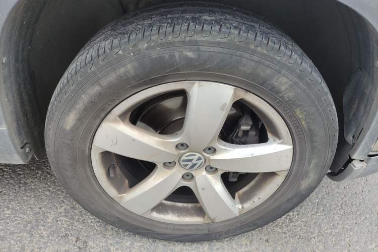 Used Volkswagen Tiguan 2013 1.8 TSI Automatic Two-Wheel Drive Comfort Edition Right Front Wheel Hub