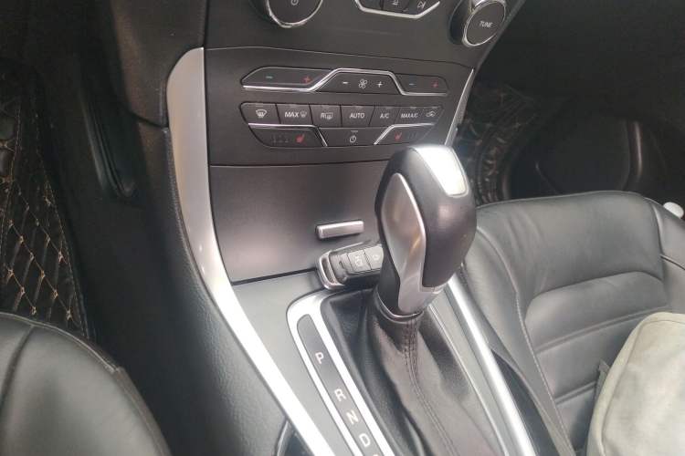 Used Ford Edge 2016 EcoBoost 245 Two-Wheel-Drive Titanium 7-Seater