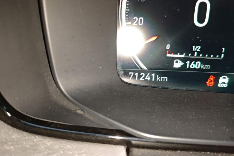 Used Lynk & Co 03 2020 1.5TD DCT JingPro Edition Odometer Close Up