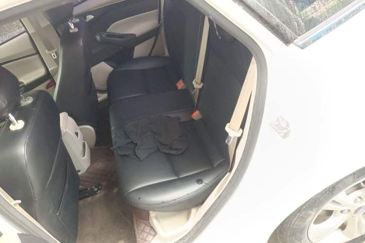 Used Ford Focus 2015 Sedan 1.6L Manual Comfort Model
