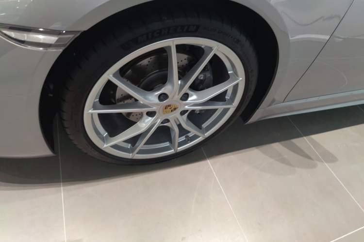 Used Porsche 718 2022 Boxster 2.0T Left Front Wheel Hub