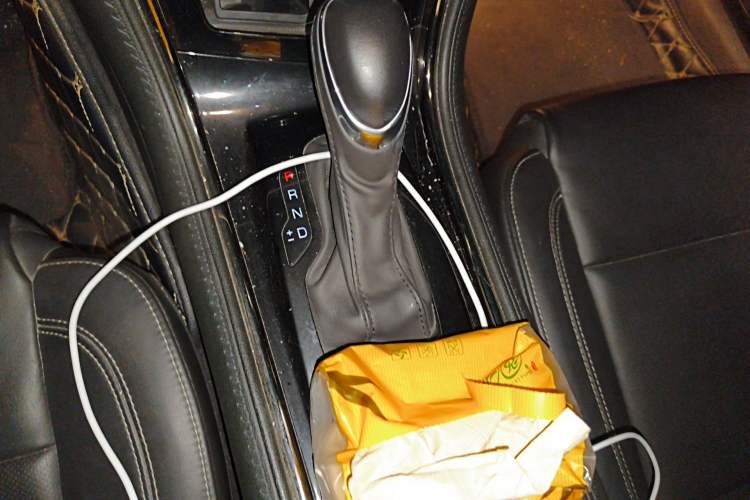 Used Cadillac ATS-L 2017 28T Fashion Edition Gear Lever