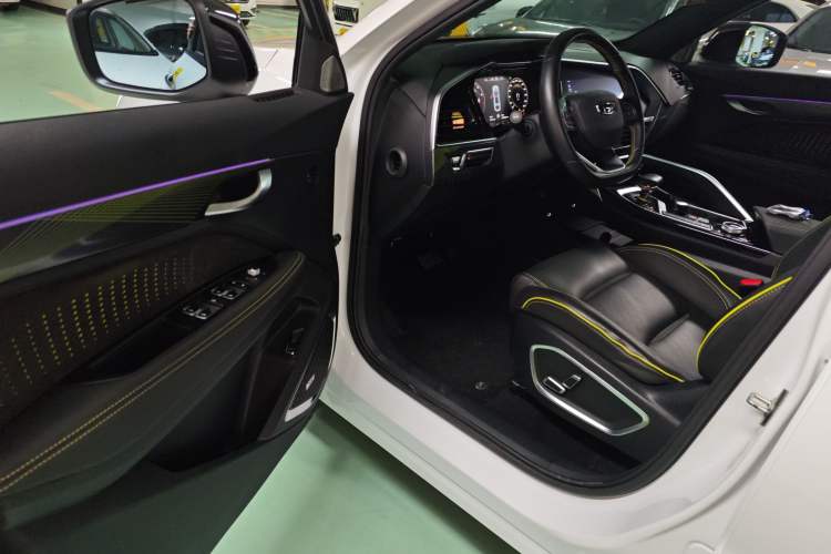 Used Geely Auto Monjaro S 2021 2.0TD Automatic Two-Wheel Drive Lightning Edition
