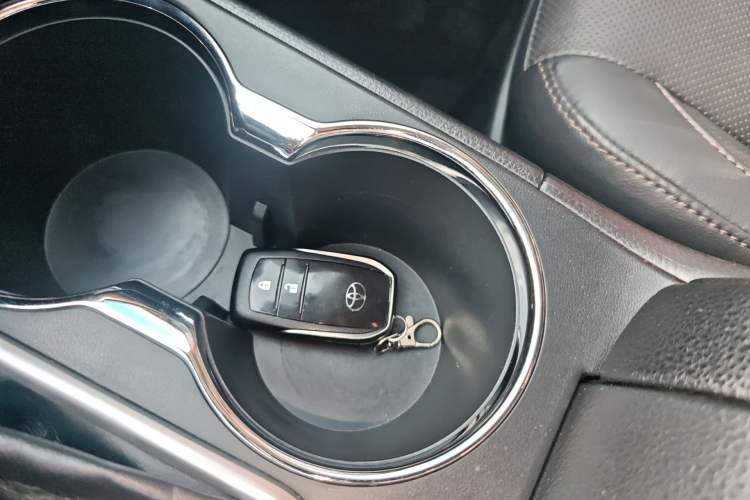 Used Toyota Highlander 2018 2.0T Four-Wheel Drive Luxury Edition 7 Seats China V Emission Standard