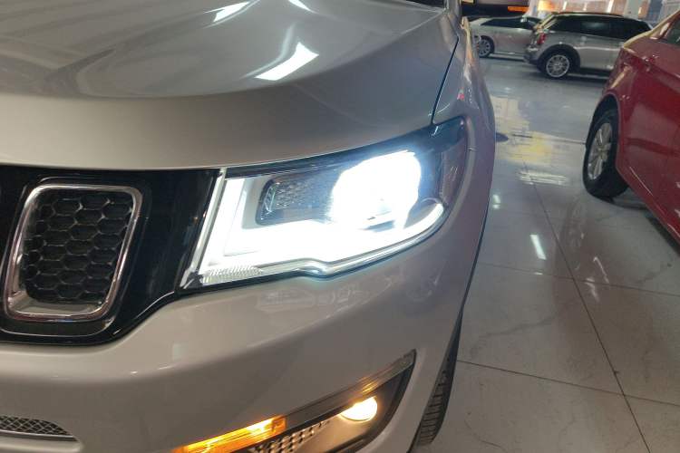 Used Jeep Compass 2017 200T Automatic Family Edition
