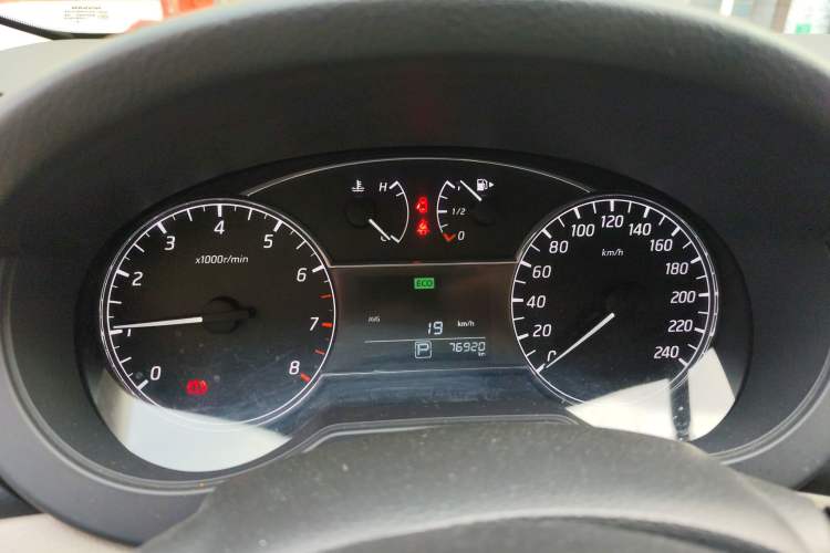 Used Nissan Tiida 2016 1.6L CVT Cool Dynamic Edition
