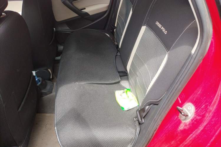 Used Volkswagen Polo 2011 1.6L Manual ZhiShang Edition Left Rear Seat