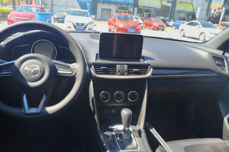 Used Mazda CX-4 2018 2.0L Automatic Two-Wheel Drive Blue Sky Dynamic Version China V Standard
