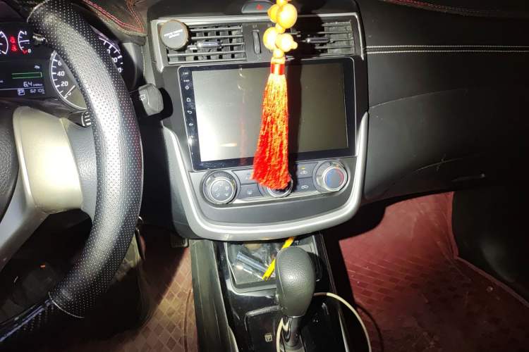 Used Nissan Tiida 2016 1.6L CVT Cool Dynamic Edition
