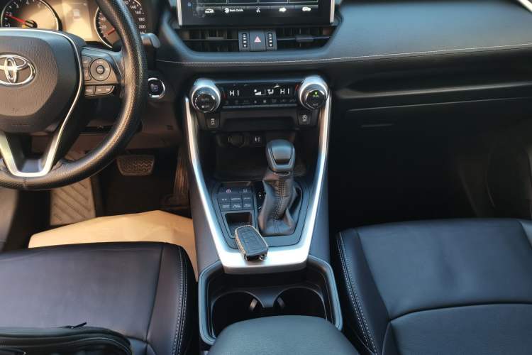 Used Toyota Wildlander 2020 2.0L CVT 4x4 Luxury Edition