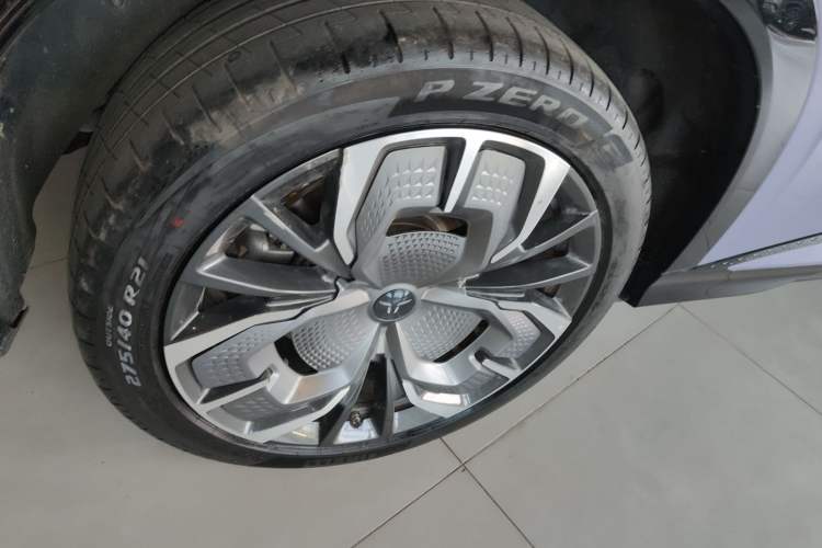 Used Hongqi Tiangong 08 2025 680 Ultra Four-Wheel-Drive Version