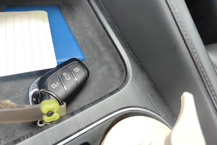 Used Roewe D7 2023 DMH 125km Superior Edition