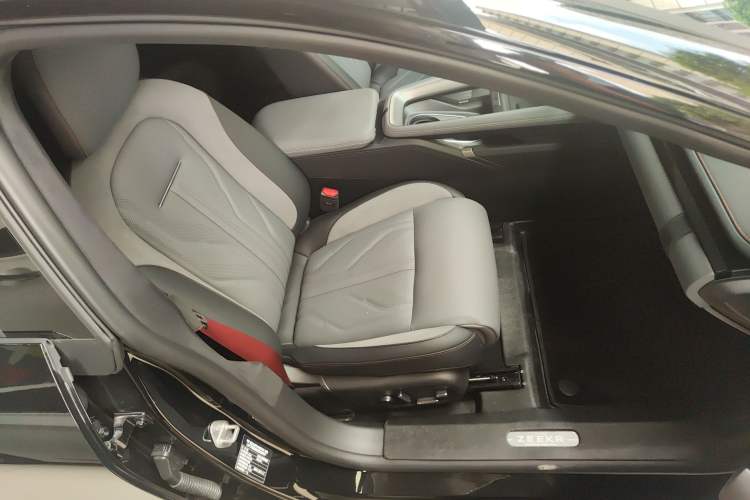 Used Zeekr 007GT 2025 Rear-Drive Intelligent Driving Version 75 kWh Right Front Seat