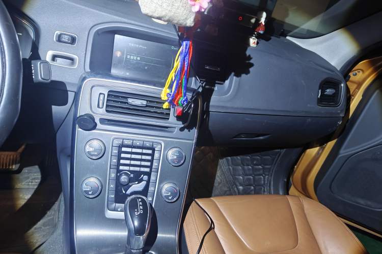 Used Volvo S60 2015 S60L T5 Zhiyue Edition