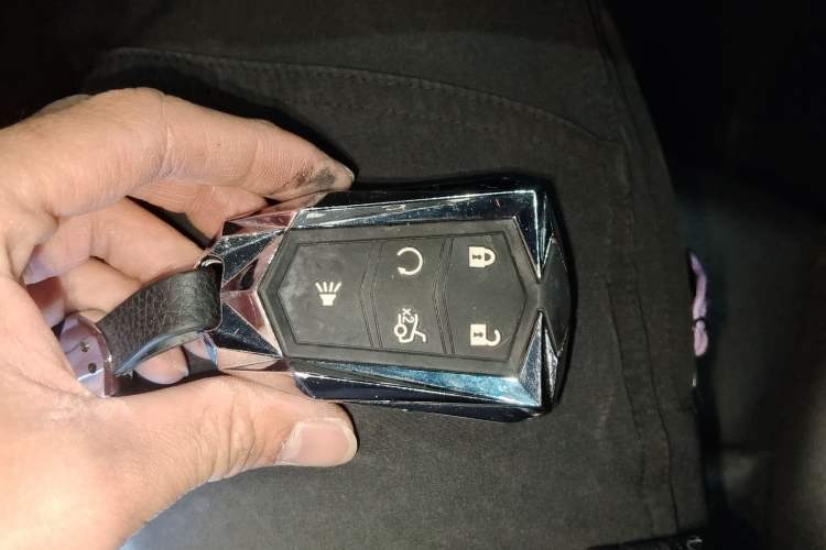 Used Cadillac XT6 2021 2.0T Six-Seater Four-Wheel-Drive Luxury Version
