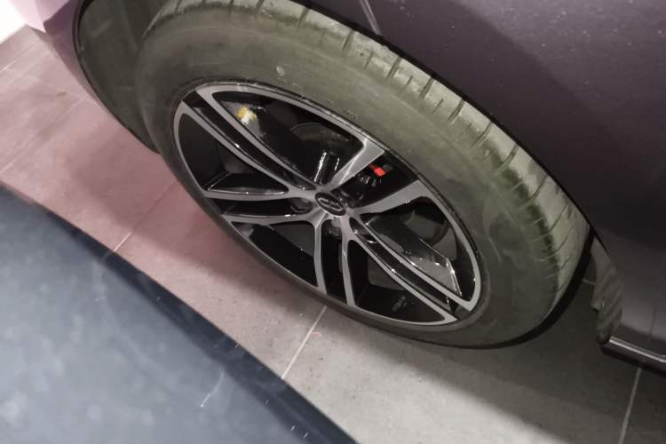 Used Hima AITO M5 2025 Extended-Range Ultra All-Wheel-Drive Version Exterior 5