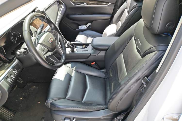 Used Cadillac XT5 2018 25T Luxury Model