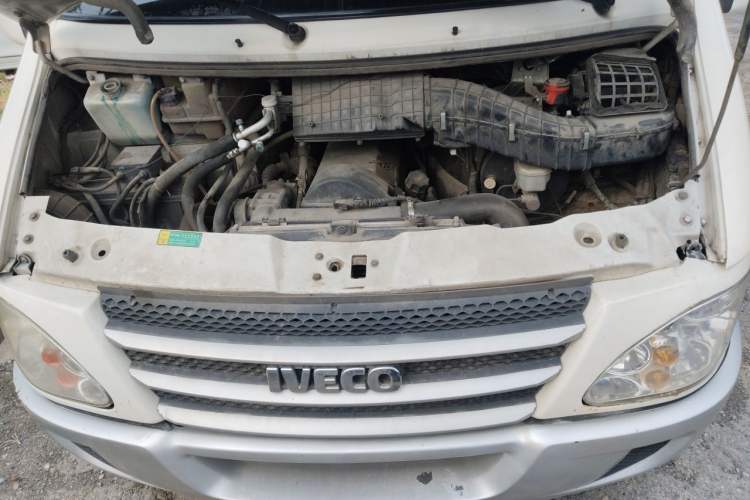 Used Iveco Power Daily 2012 2.5T-A32 Base Version Engine Bay