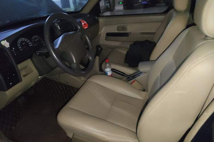 Used Dongfeng Ruichi 2013 2.4L Gasoline Two-Wheel Drive Standard Version ZG24
