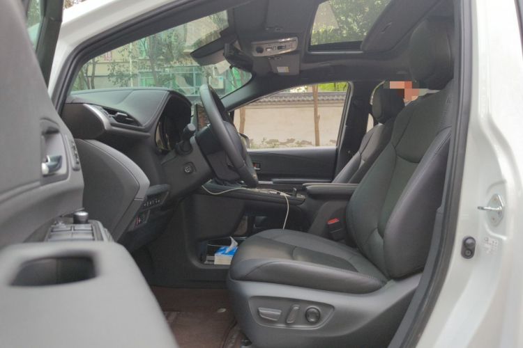 Used Toyota SIENNA 2021 2.5L Hybrid Platinum Edition Left Front Seat