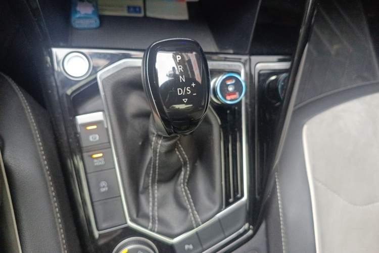 Used Volkswagen Tayron 2021 380TSI All-Wheel Drive R-Line Connected Version Gear Lever