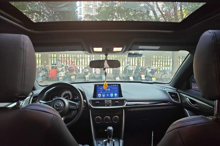 Used Mazda CX-4 2018 2.0L Automatic Two-Wheel Drive Blue Sky Dynamic Version China VI Standard Headliner