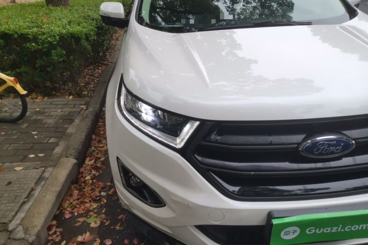 Used Ford Edge 2017 EcoBoost 245 Two-Wheel-Drive Sporty 7-Seater Right Front Headlight