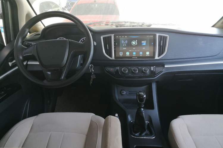 Used FORTHING Lingzhi 2022 M5L 2.0L Utility Model 7 Seats