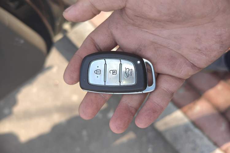 Used Hyundai ix35 2013 2.0L Automatic Two-Wheel Drive Smart GLS China IV Standard
