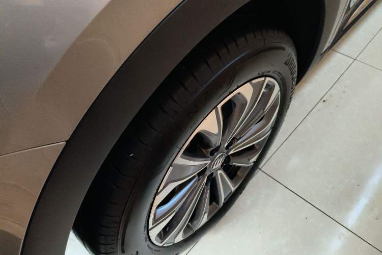 Used Buick Envision 2025 25T Entry-Grade Platinum Edition