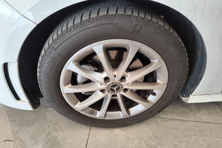 Used Mercedes-Benz A-Class 2022 Restyled A 200 L Sport Sedan Fashion Version Left Front Wheel Hub
