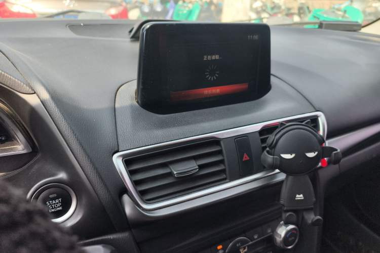 Used Mazda Mazda 3 Axela 2017 Hatchback 2.0L Automatic Sport Model China V Emission Standard
