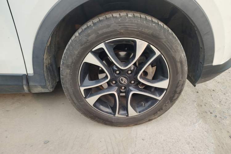 Used Soueast DX7 2018 1.5T Automatic Glory Edition Right Front Wheel Hub