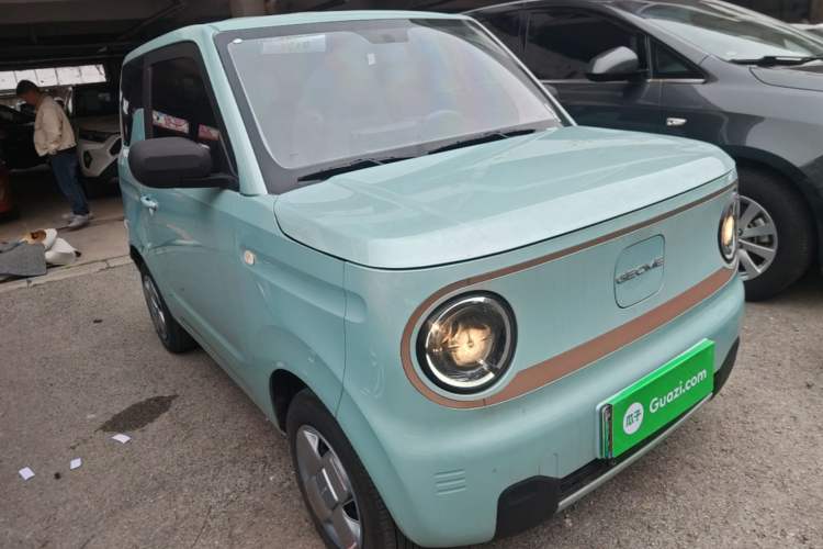 Used Geely Galaxy Panda 2024 Panda Mini 200km Endurance Bear Front Right 45 Deg